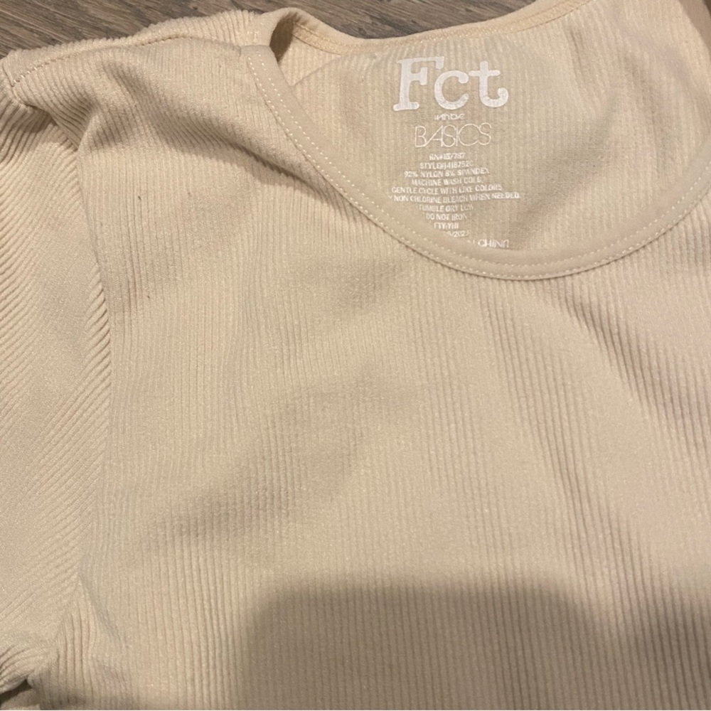 stretchy beige basic tee - Picture 2 of 2